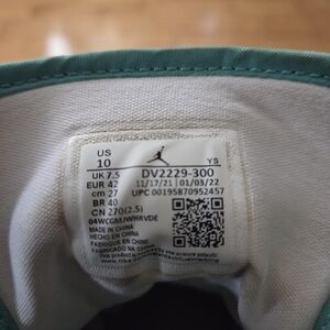 Air Jordan  Teal Snickers